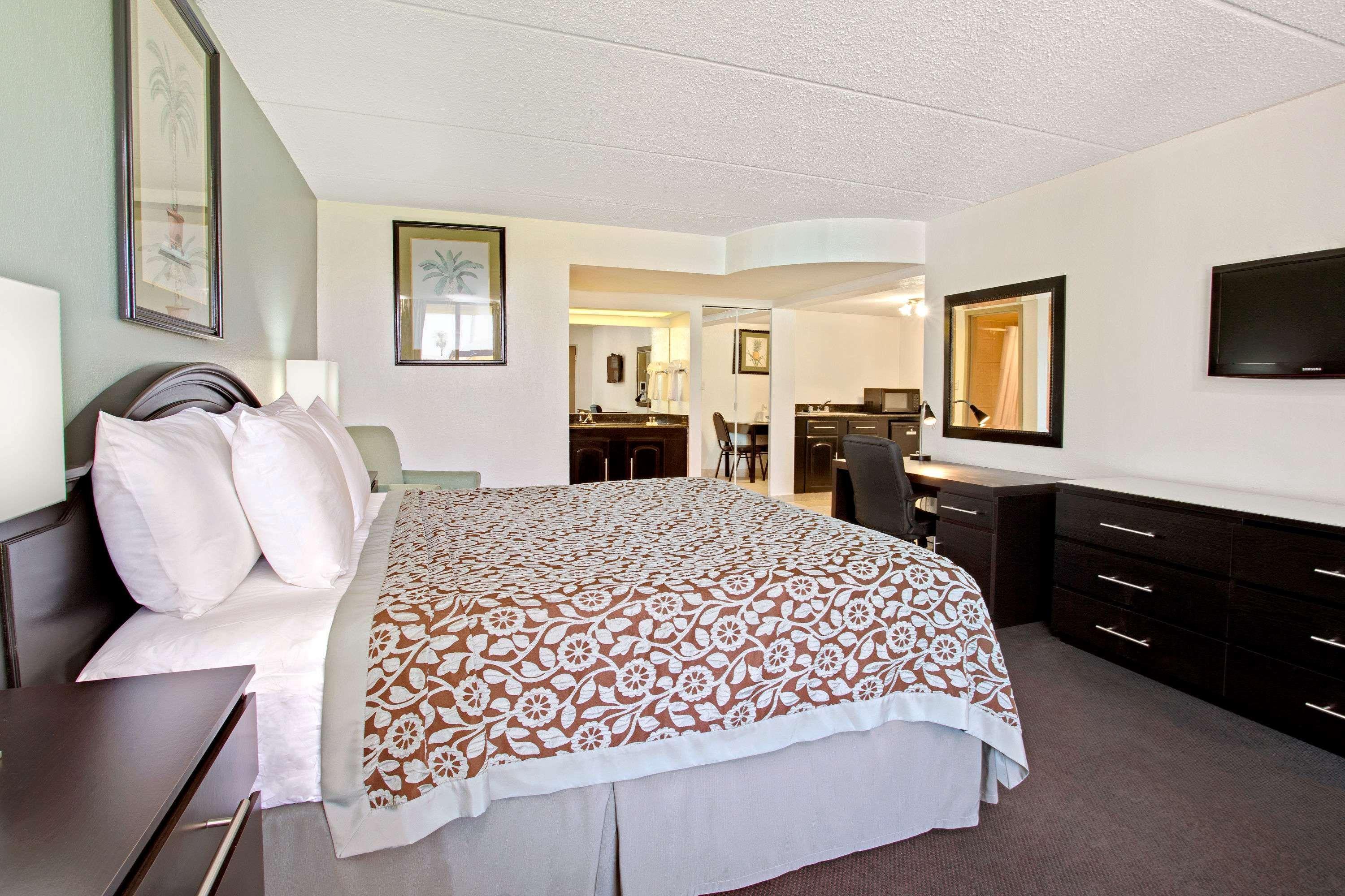 Days Inn By Wyndham Orlando Airport Florida Mall Williamsburg Экстерьер фото