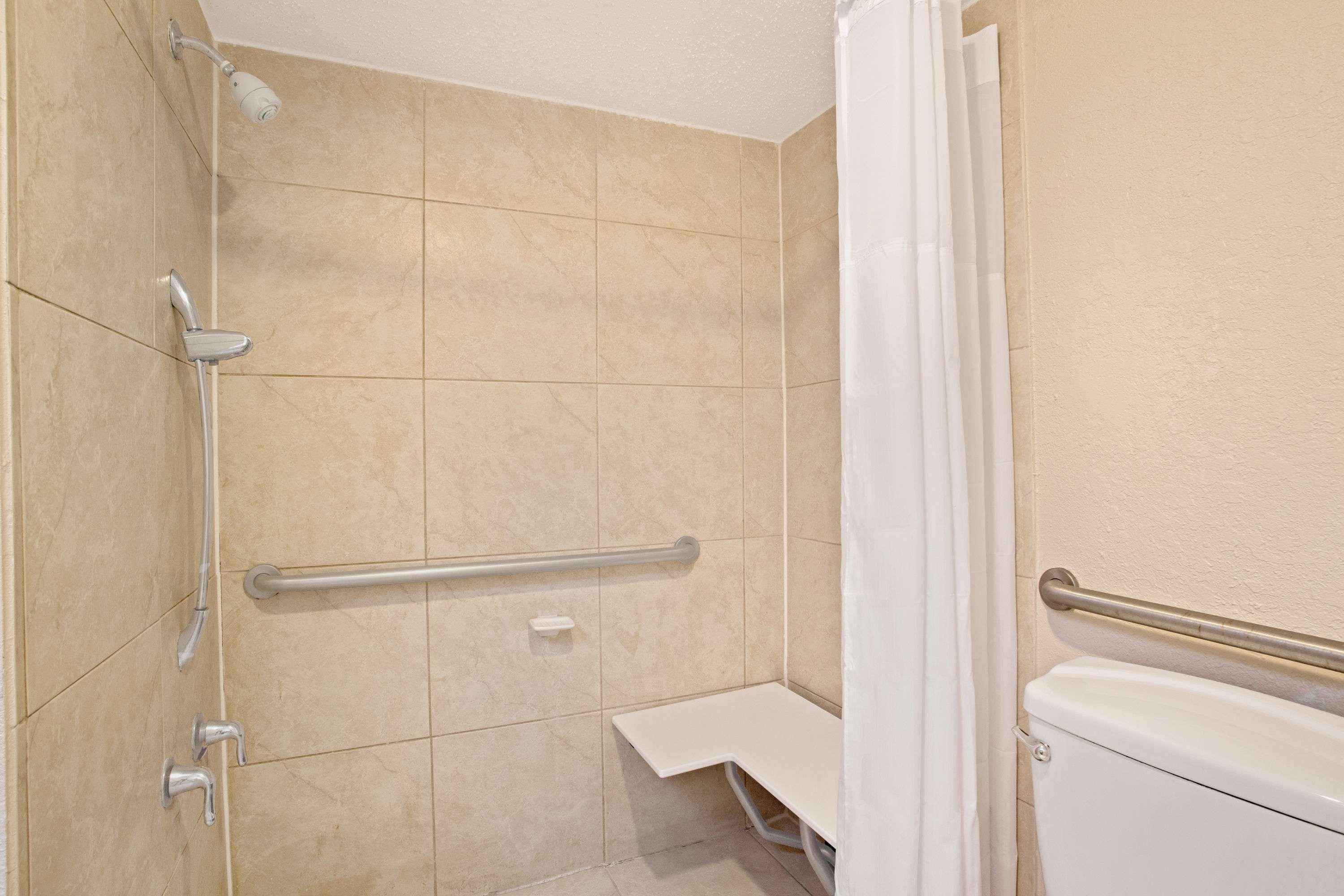 Days Inn By Wyndham Orlando Airport Florida Mall Williamsburg Экстерьер фото